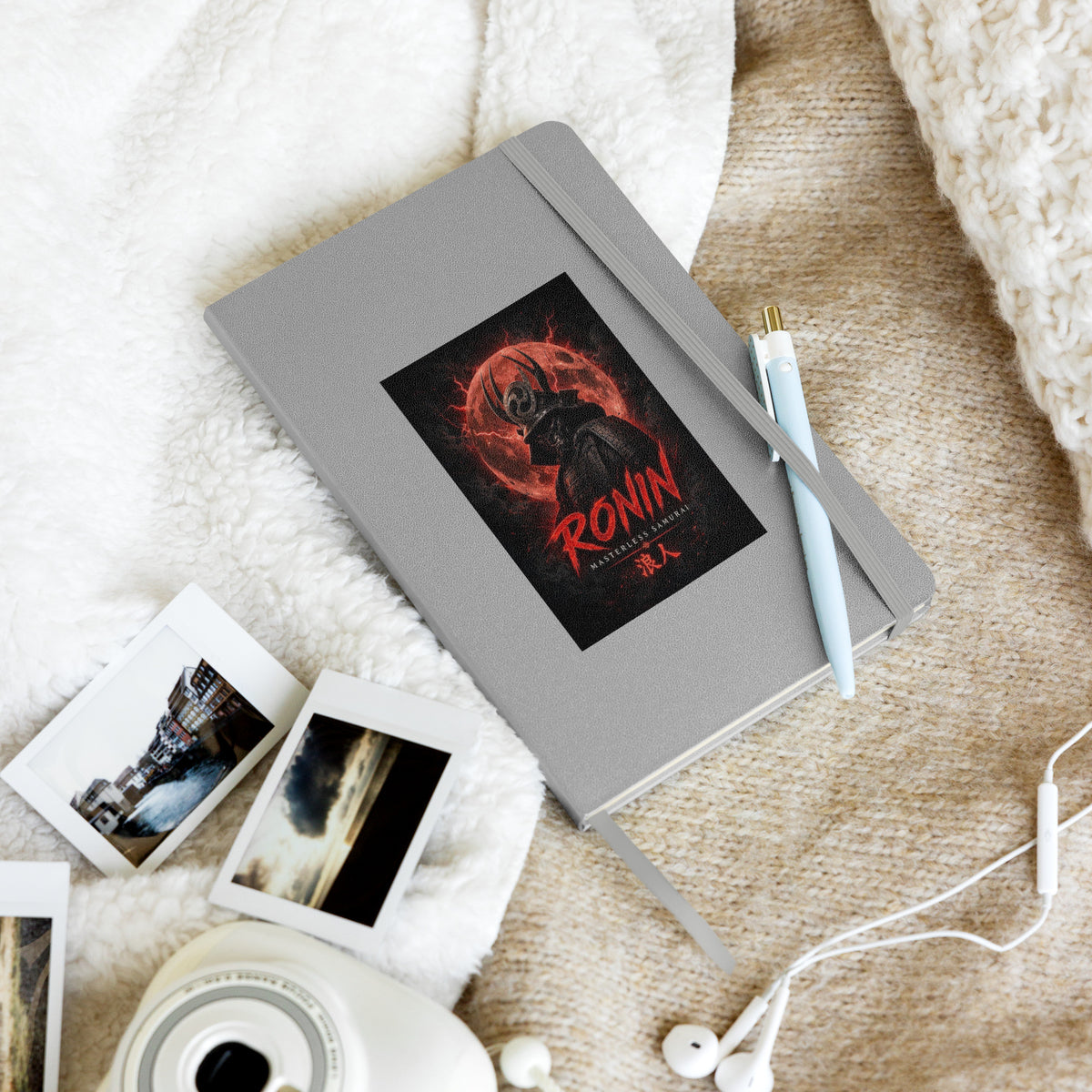 Blood Moon Ronin Hardcover Notebook: hardcover notebook with a horned samurai before a blood-red moon, red RONIN